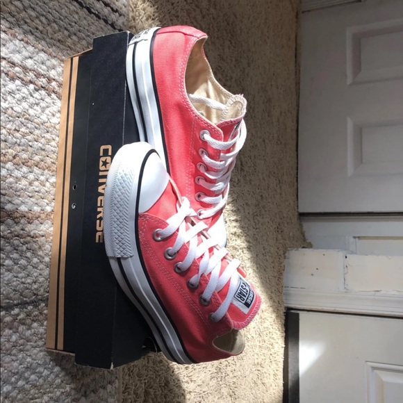 Pink converse - Picture 1 of 3
